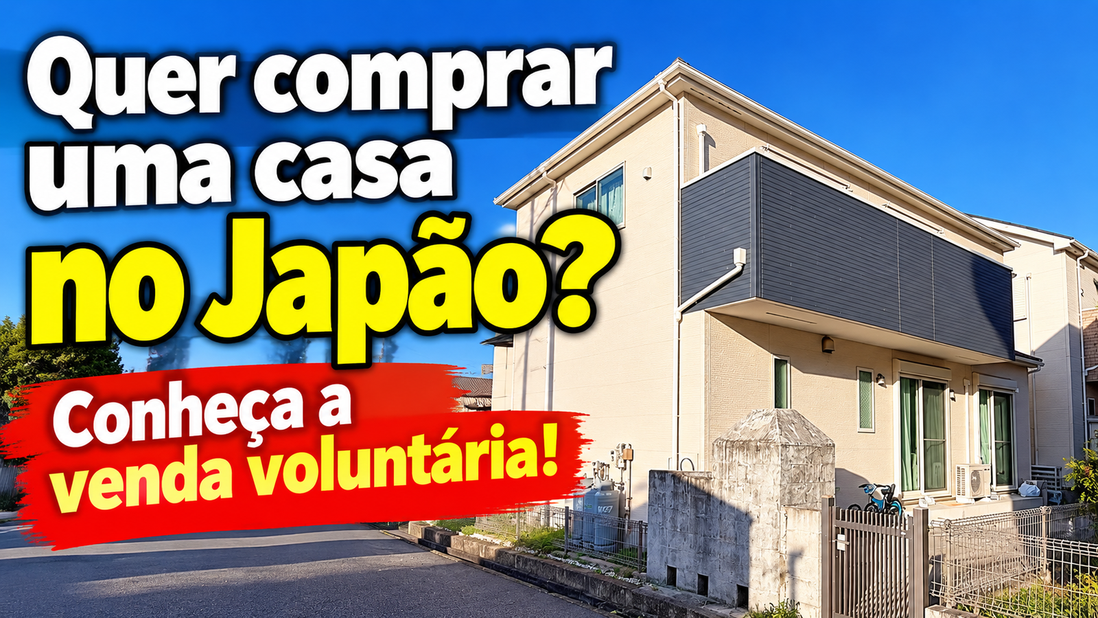 Família sorrindo na frente de uma casa própria no Japão
